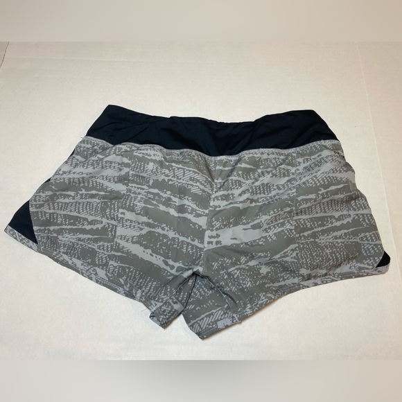 Nike Dri-Fit Ohio State Buckeyes Lined Athletic Shorts - Picture 5 of 5